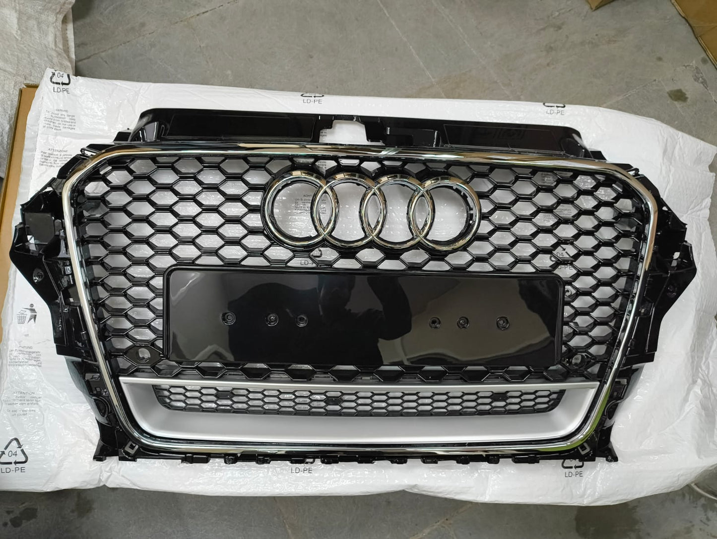 2013-2015 Audi A3 RS3 Grille Black Chrome | Carteil