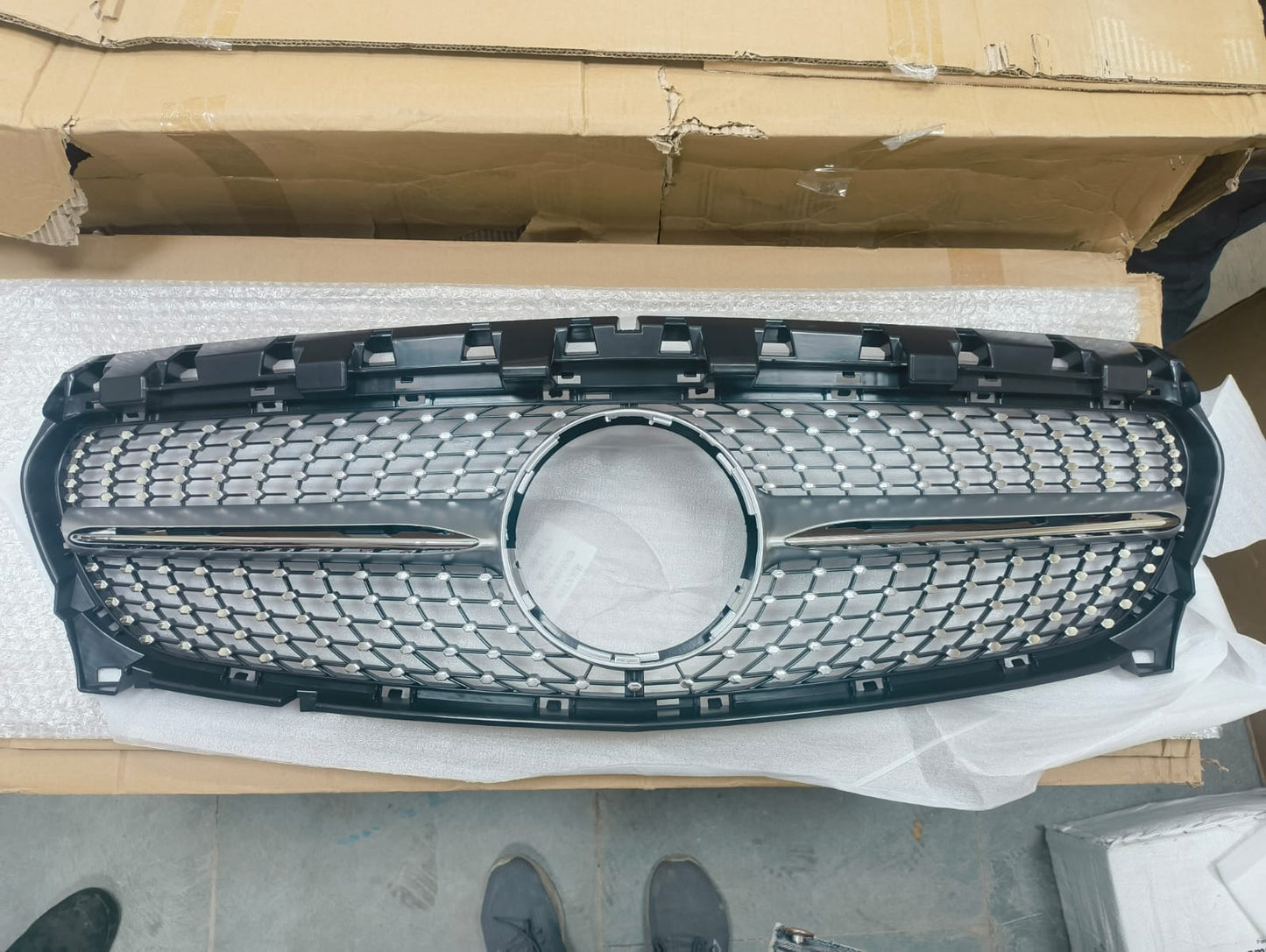 Mercedes-Benz CLA W117 2013-2019 Diamond Grille Silver | Carteil