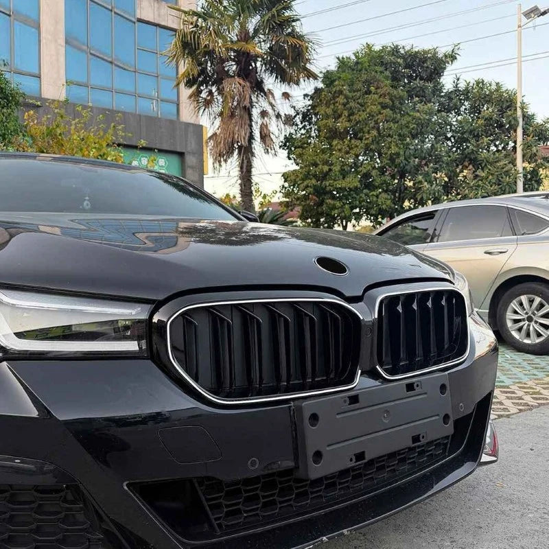 BMW 5 Series G30 (2021+) Front Grille with LED Lamp & License Plate | Gloss Black ABS | Plug & Play