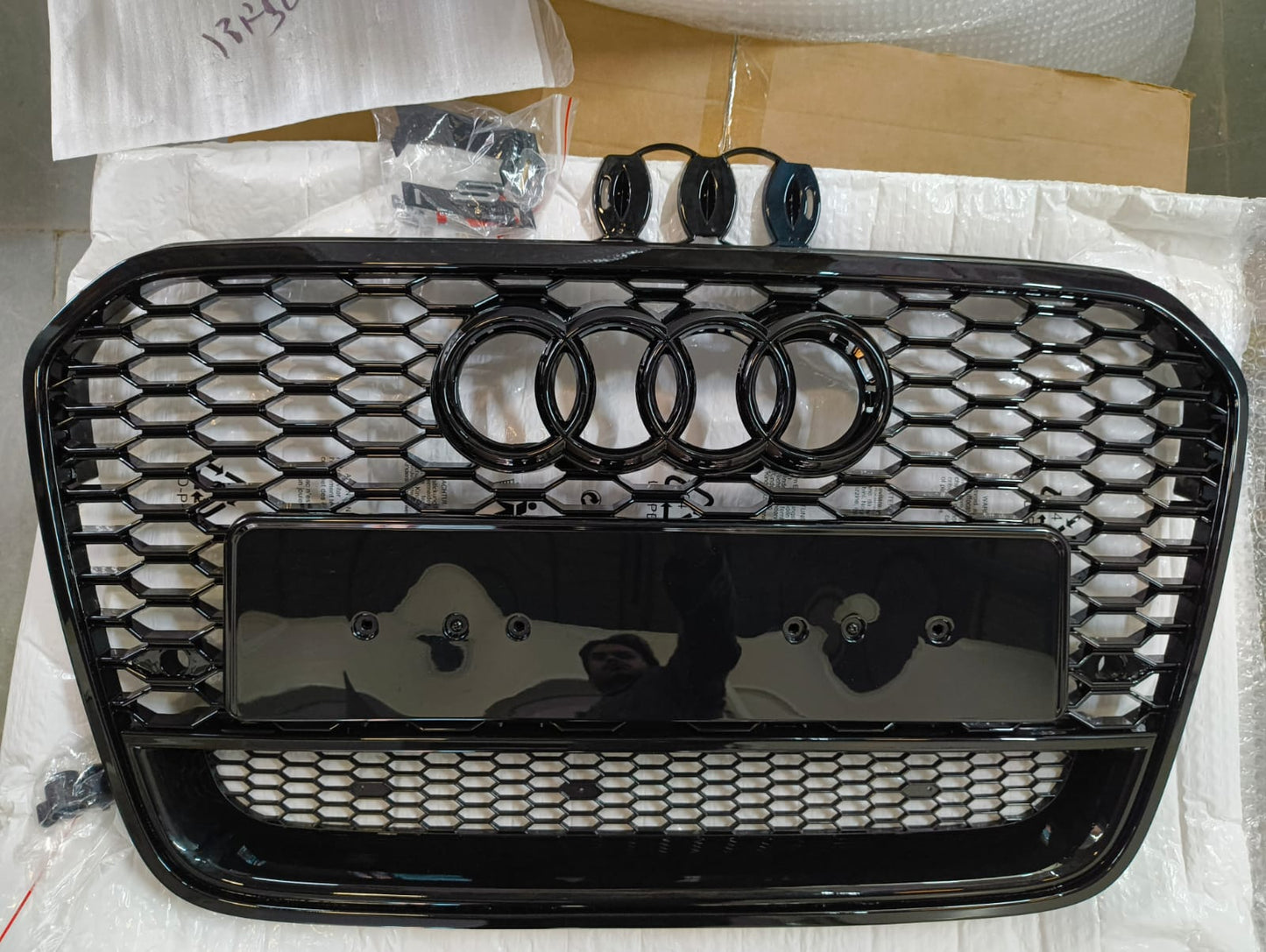 2011-2014 Audi A6 C7 RS6 Grille Glossy Black | Carteil
