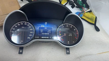 W205 DIGITAL ODOMTER UPGRADE 
