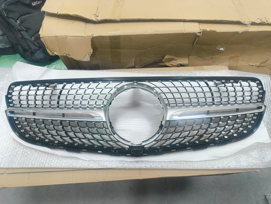 Mercedes-Benz GLC W253 16-19 Diamond Silver Grille | Carteil