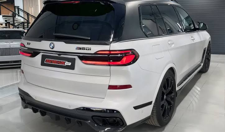 BMW X7 G07 M Sport LCI (2023+) Mid Spoiler |Gloss Black ABS| Adhesive